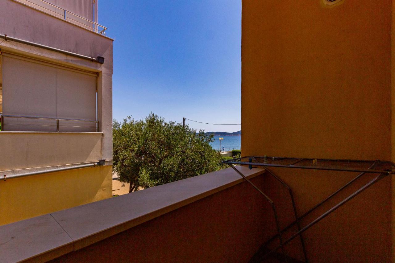 Lanterna Puntamika Apt. Near *