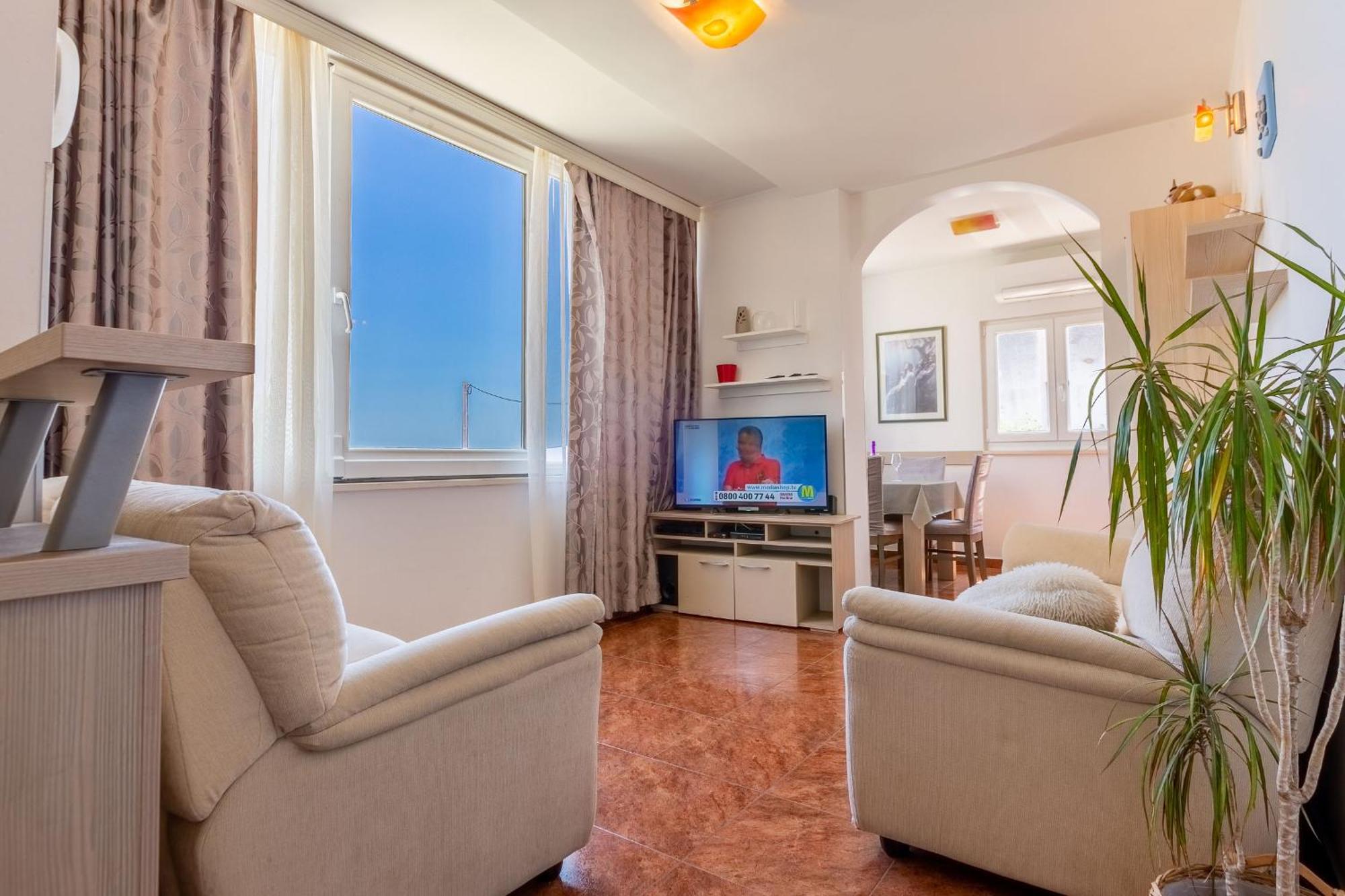 Lanterna Puntamika Apt. Near
